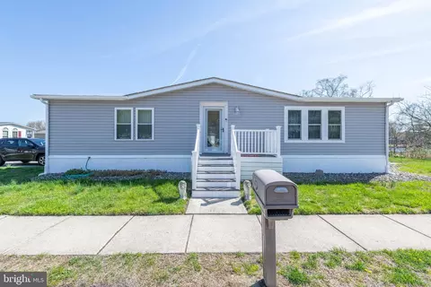 43 Patricia Ln, Mount Laurel, NJ 08054