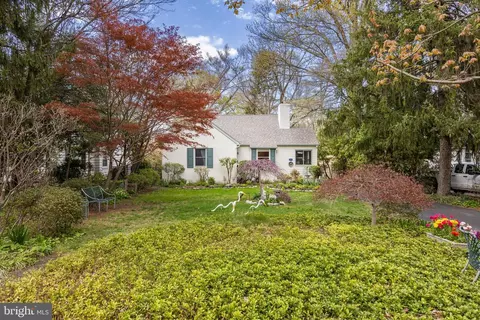 507 E 2nd St, Moorestown, NJ 08057