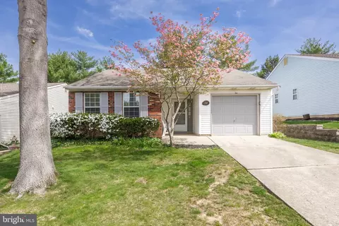 24 Lake View Ter, Columbus, NJ 08022