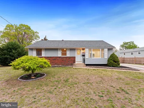 325 Juniata Ave, Delran, NJ 08075