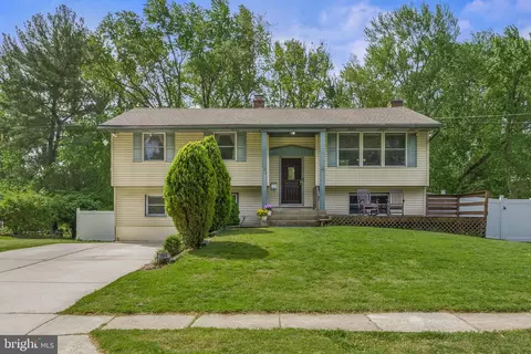 205 Hamilton Rd, Marlton, NJ 08053