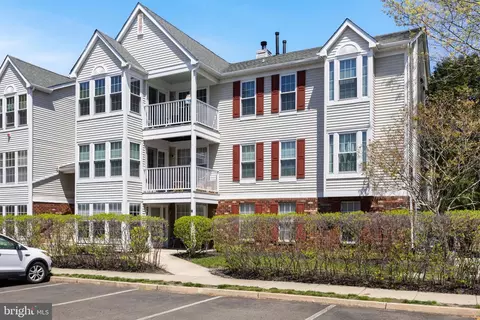 46 Inverness Cir, Marlton, NJ 08053