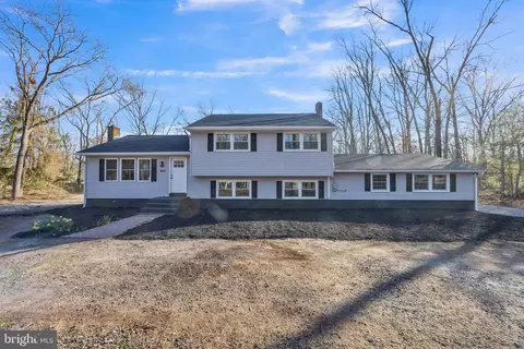 404 Kentucky Trl, Browns Mills, NJ 08015