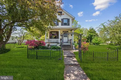 21 Devlin Ave, Burlington, NJ 08016