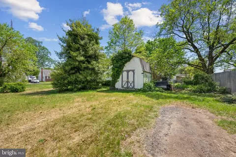 Exterior - 21 Devlin Ave, Burlington, NJ 08016 photo 4 of 6