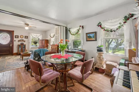 Dining - 21 Devlin Ave, Burlington, NJ 08016 photo 2 of 2