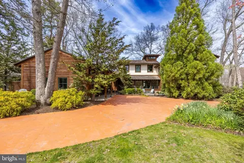 7 Elm Ct, Medford, NJ 08055