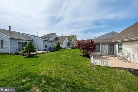 Exterior - 512 Hydrangea Dr, Mount Laurel, NJ 08054 photo 3 of 4