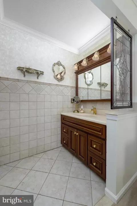 Bath - 512 Hydrangea Dr, Mount Laurel, NJ 08054 photo 1 of 3