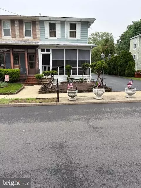 33 E Union St, Bordentown, NJ 08505