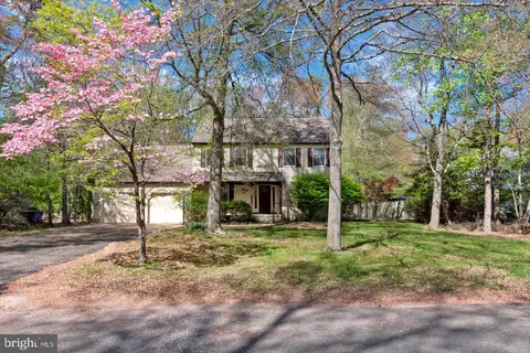16 Nottingham Dr, Medford, NJ 08055