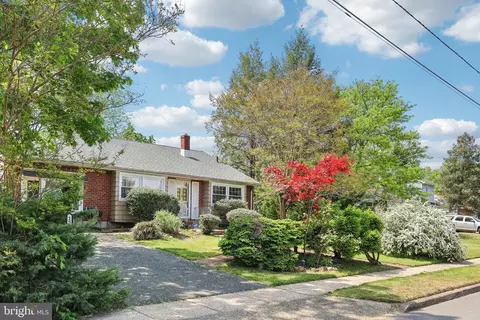 1511 Glenview Dr, Cinnaminson, NJ 08077