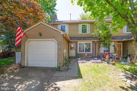20 River Bank Dr, Roebling, NJ 08554
