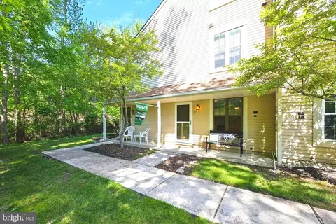 165 A Bradford Ct, Mount Laurel, NJ 08054