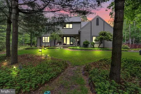 8 Winchester Ct, Tabernacle, NJ 08088