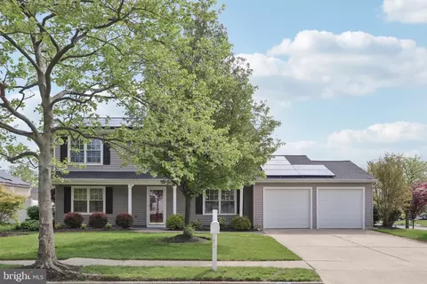 100 Fox Hill Dr, Marlton, NJ 08053