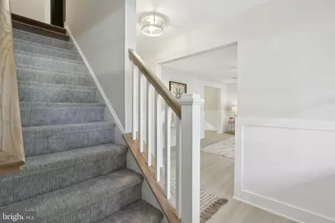 Entry Way - 43 Knox Blvd, Marlton, NJ 08053 photo 3 of 9