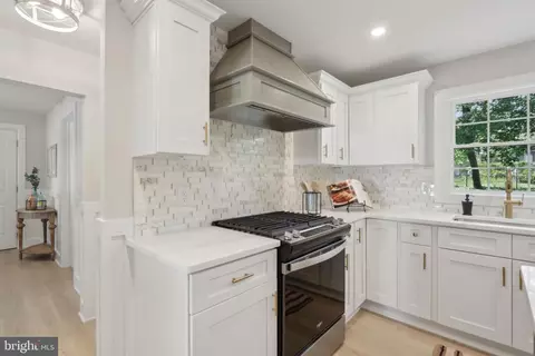 Kitchen - 43 Knox Blvd, Marlton, NJ 08053 photo 3 of 3