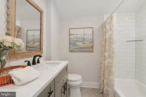 Bath - 43 Knox Blvd, Marlton, NJ 08053 photo 2 of 2