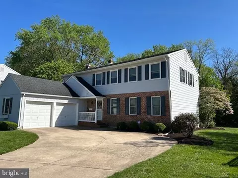 121 Cobblestone Dr, Mount Laurel, NJ 08054