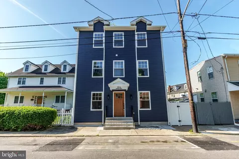 204 Barclay St, Burlington, NJ 08016