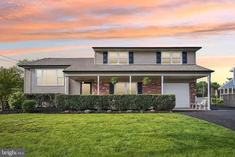 48 Evergreen Ln, Burlington, NJ 08016