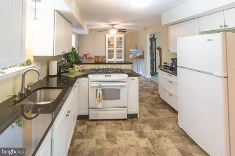 Kitchen - 65 Dover Rd, Westampton, NJ 08060 photo 2 of 2