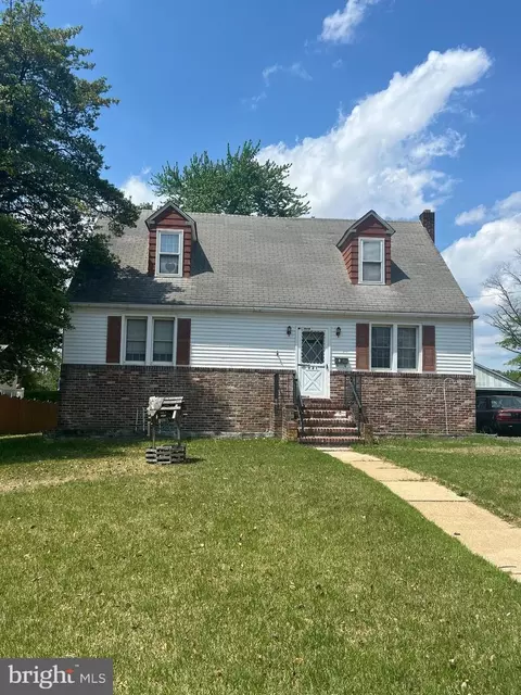 321 W Center Ave, Maple Shade, NJ 08052