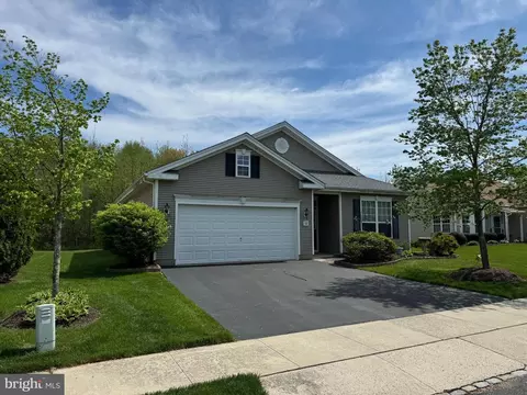 32 Fitzgerald Ln, Columbus, NJ 08022
