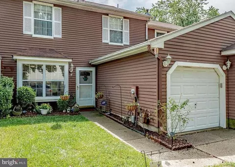 4 Country Ln, Westampton, NJ 08060