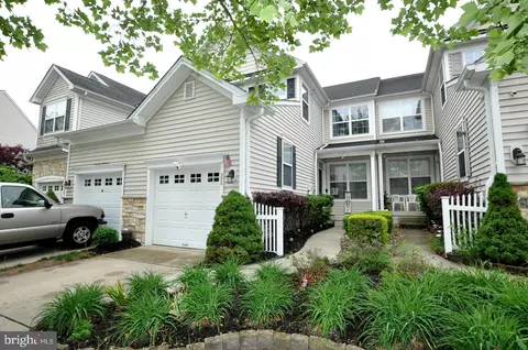 208 Starboard Way, Mount Laurel, NJ 08054