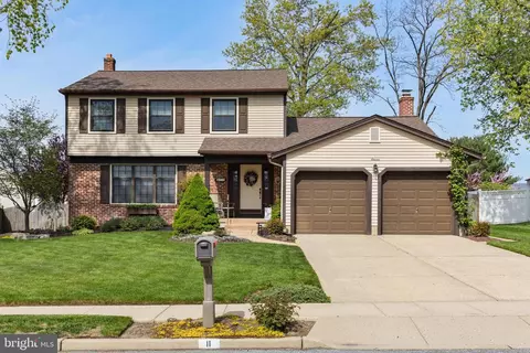 11 Tinsmith Ln, Marlton, NJ 08053