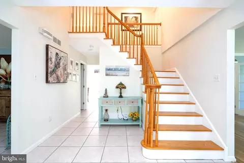 Entry Way - 5 Castle Rd, Shamong, NJ 08088 photo 1 of 4