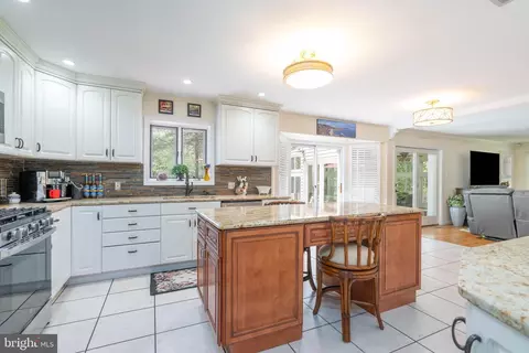 Kitchen - 5 Castle Rd, Shamong, NJ 08088 photo 1 of 4