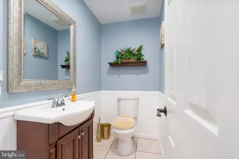 Entry Way - 5 Castle Rd, Shamong, NJ 08088 photo 2 of 4