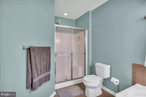 Bath - 115 S Maple Ave, Maple Shade, NJ 08052 photo 2 of 3