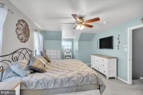 Bedroom - 115 S Maple Ave, Maple Shade, NJ 08052 photo 6 of 6