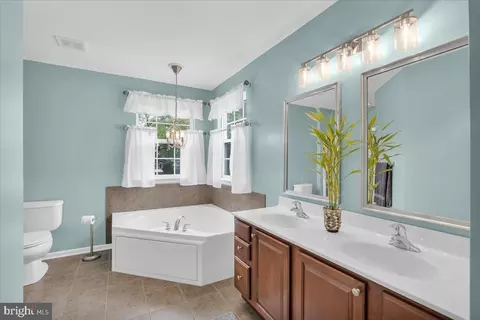 Bath - 115 S Maple Ave, Maple Shade, NJ 08052 photo 1 of 3