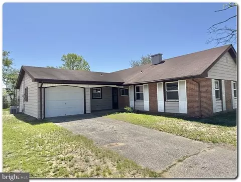 10 Bancroft Ln, Willingboro, NJ 08046