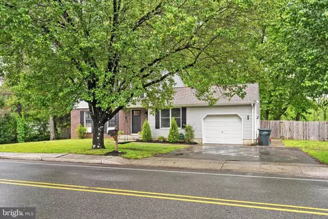 2 A Bunting Bridge Rd, Cookstown, NJ 08511