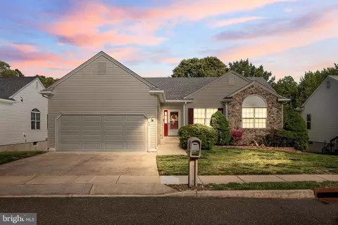 33 Marsha Dr, Delran, NJ 08075