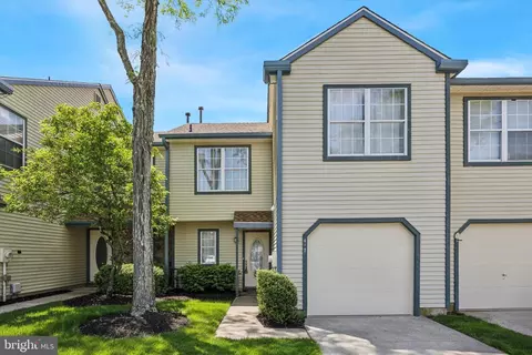 417 Jamestown Ct, Mount Laurel, NJ 08054