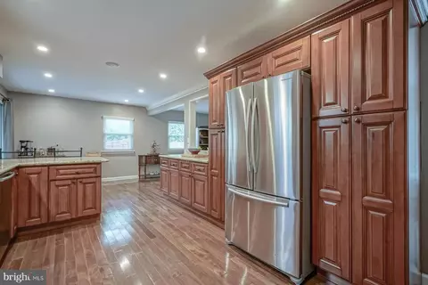 Entry Way - 25 Mill Rd, Shamong, NJ 08088 photo 6 of 9
