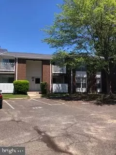 275 Green St #5-O8, Edgewater Park, NJ 08010