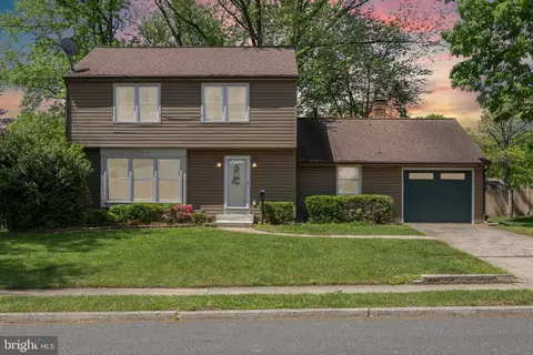 153 Oxford Rd, Delran, NJ 08075