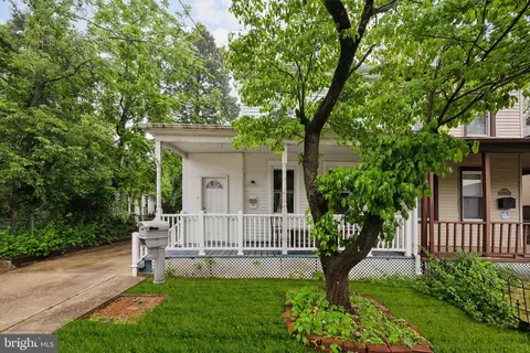 616 Cooper St, Beverly, NJ 08010