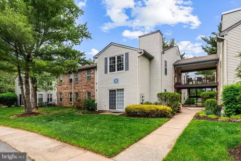 37 Village Ln #BUILDING 5, Mount Laurel, NJ 08054