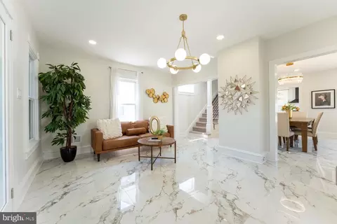 Entry Way - 210 S Fairview St, Riverside, NJ 08075 photo 3 of 8