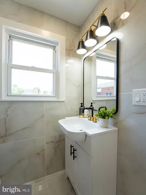 Bath - 210 S Fairview St, Riverside, NJ 08075 photo 3 of 4