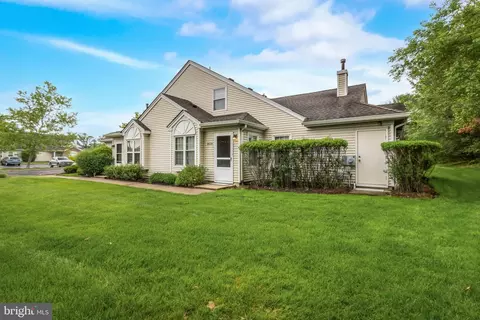 803 Ginger Ct, Mount Laurel, NJ 08054